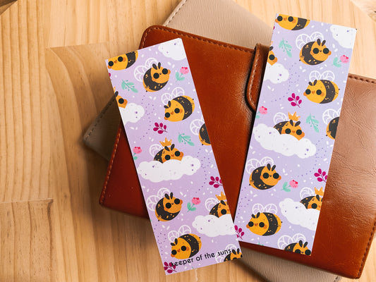 Buzzing Bee Bookmark | 400gsm Silky Smooth Velvet-Finish Bookmark